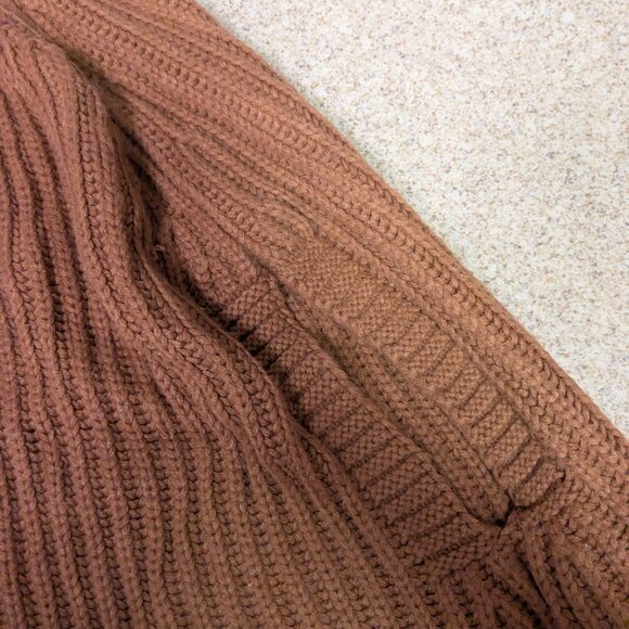 Super cute and cozy sweater poncho - Picture 4 of 4